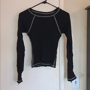 Black long sleeved crop top